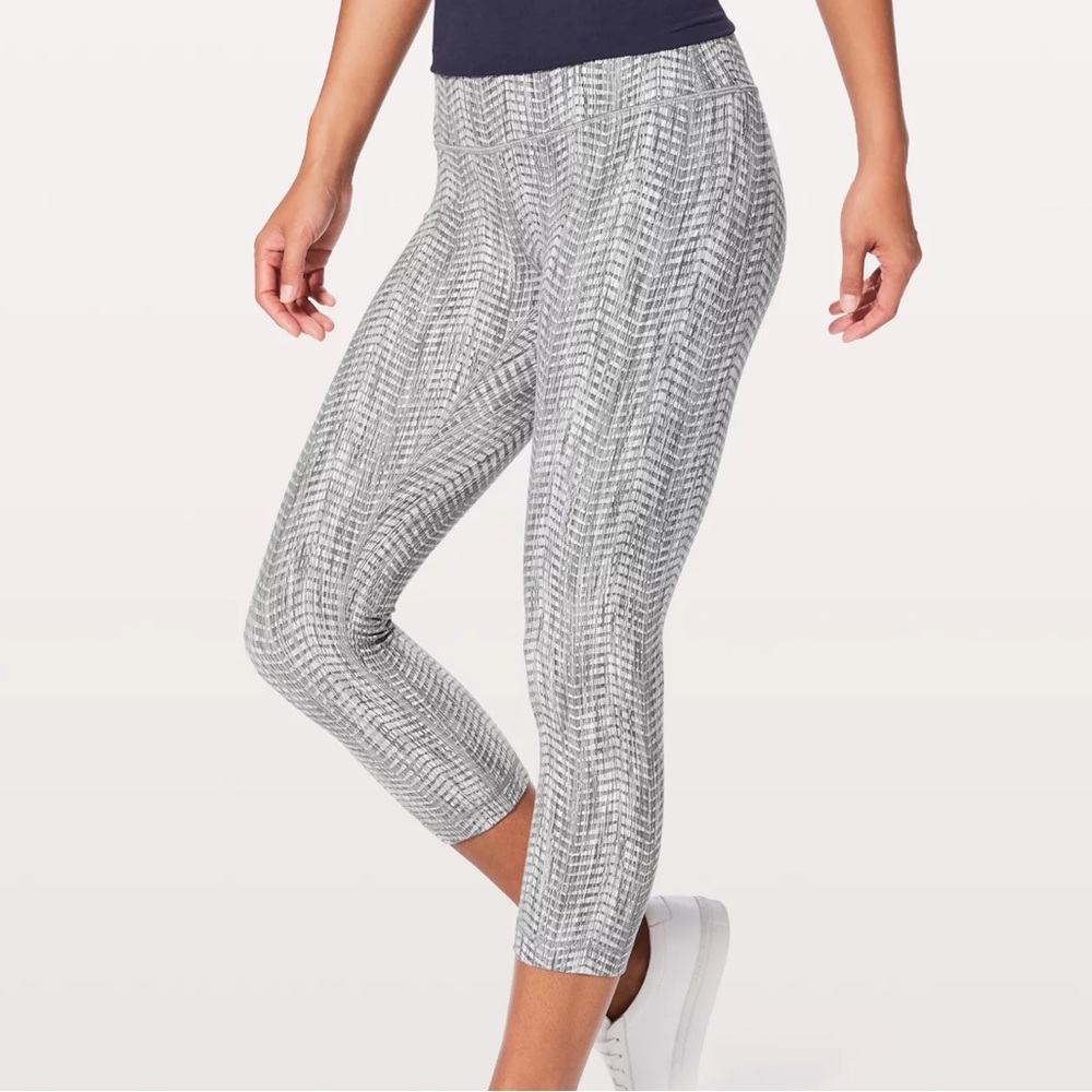 Lululemon Wunder Under‎ Crop Leggings